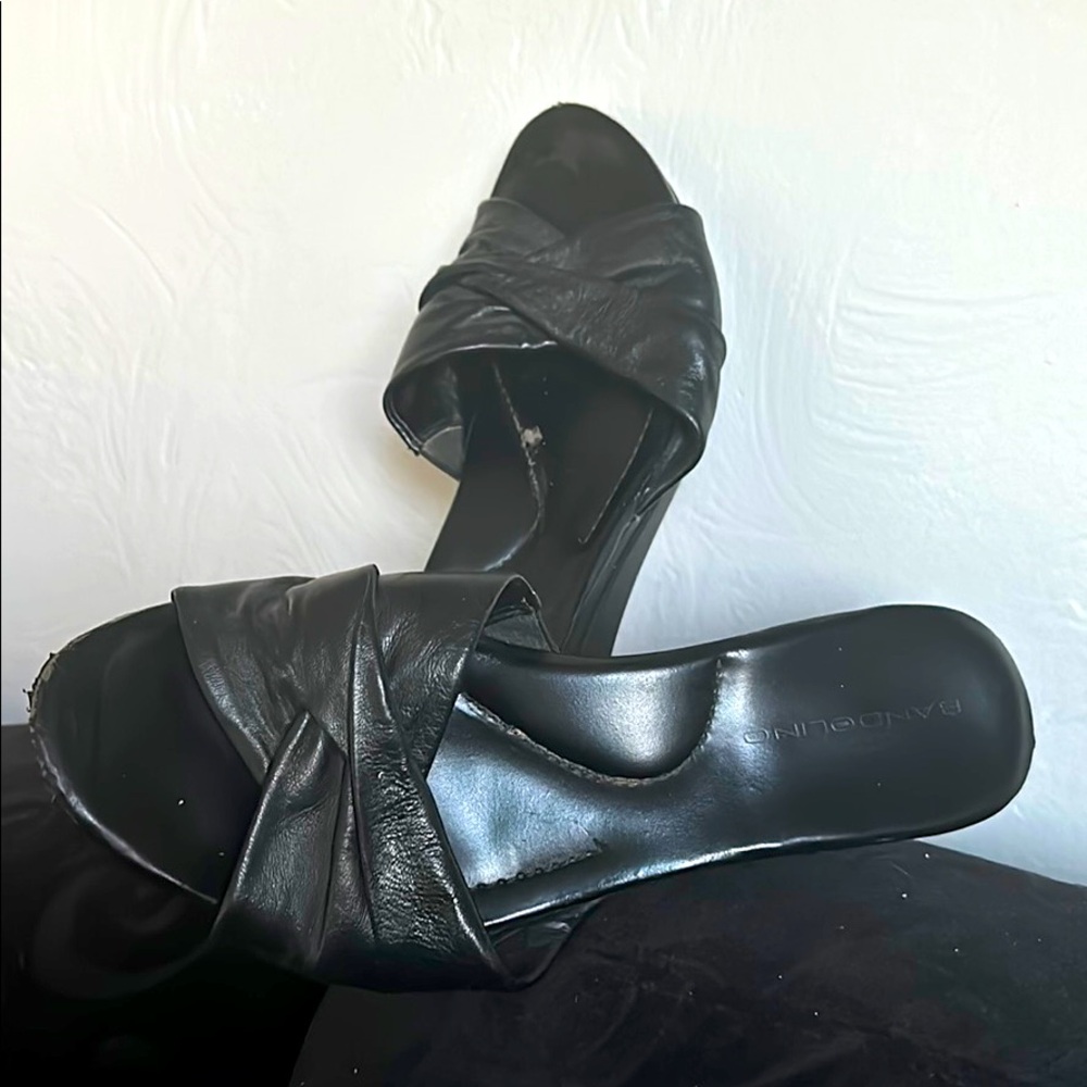 Slightly worn but comfy and cute sandals.